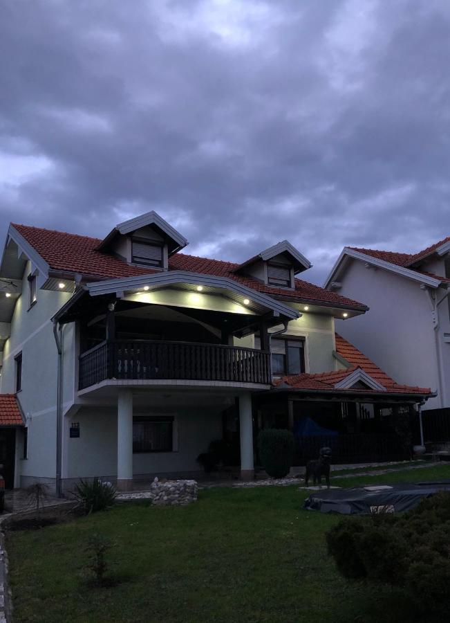 Sobe Darko Cindric Hotel Karlovac Buitenkant foto