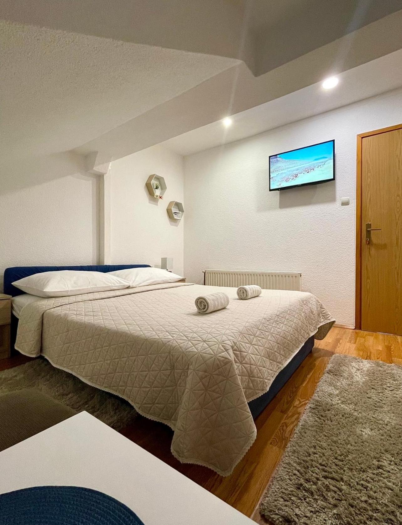 Sobe Darko Cindric Hotel Karlovac Buitenkant foto