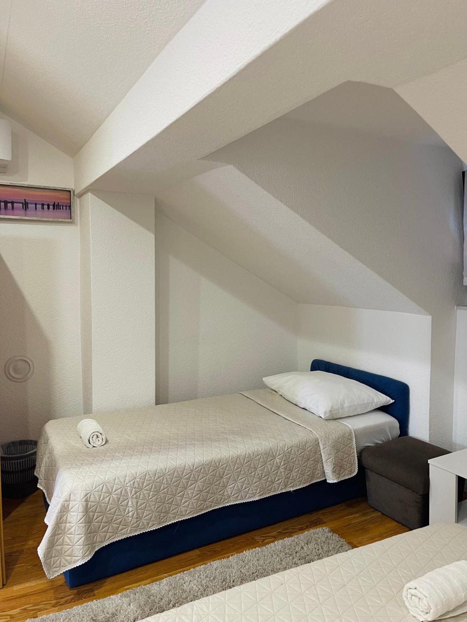 Sobe Darko Cindric Hotel Karlovac Buitenkant foto