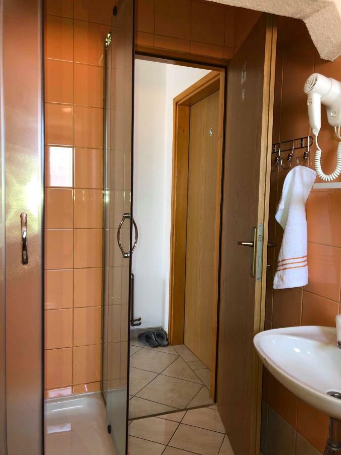 Sobe Darko Cindric Hotel Karlovac Buitenkant foto